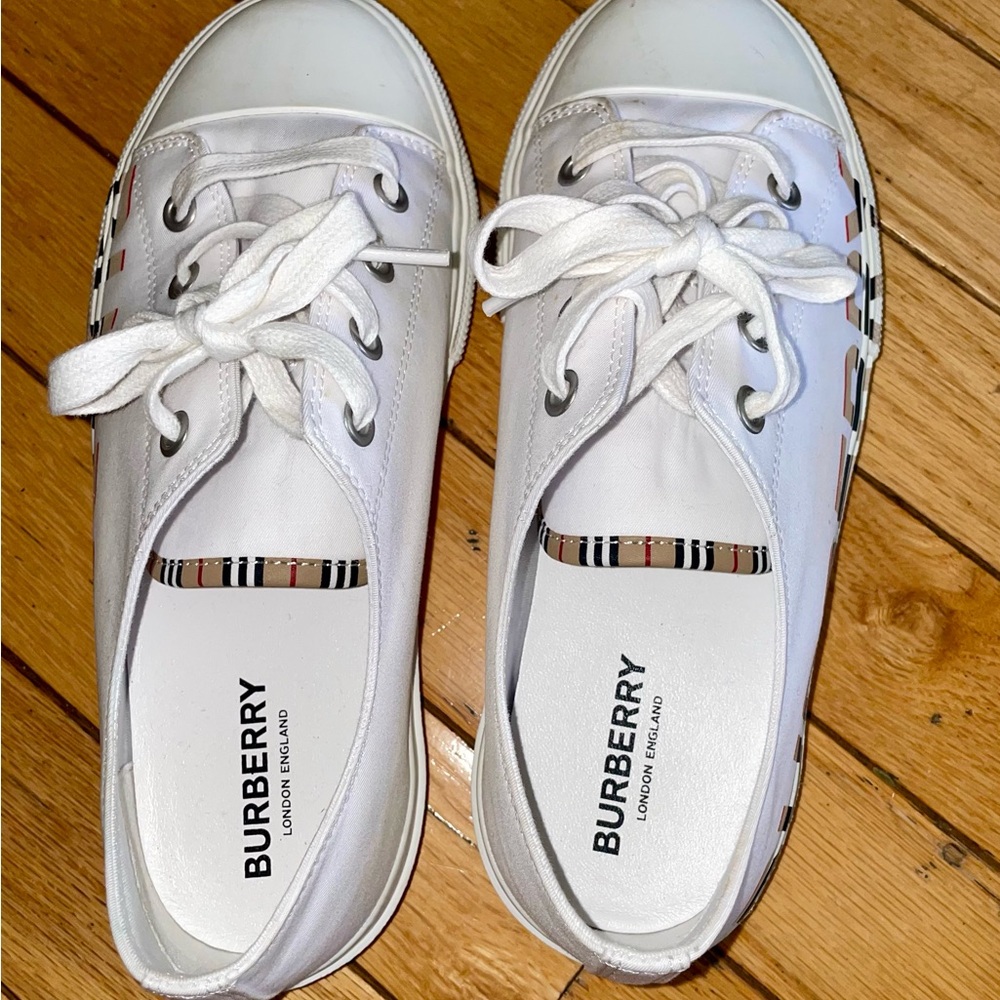 BURBERRY SNEAKERS SZ 35 EU / 3-3.5 US - Picture 5 of 9